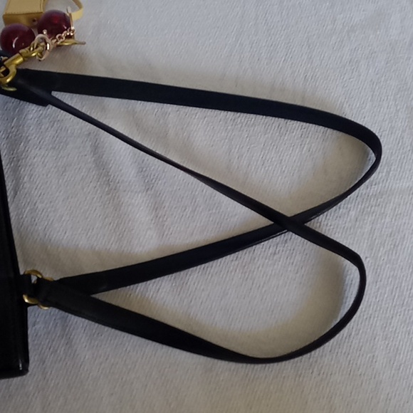 Vintage Coach Tribeca Shoulder Purse Model 9098 - Picture 4 of 7